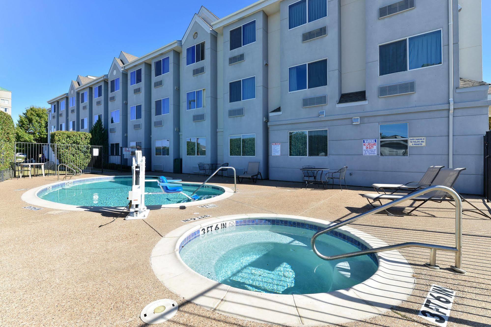 Microtel Inn & Suites By Wyndham Ft. Worth North/At Fossil Fort Worth Ngoại thất bức ảnh